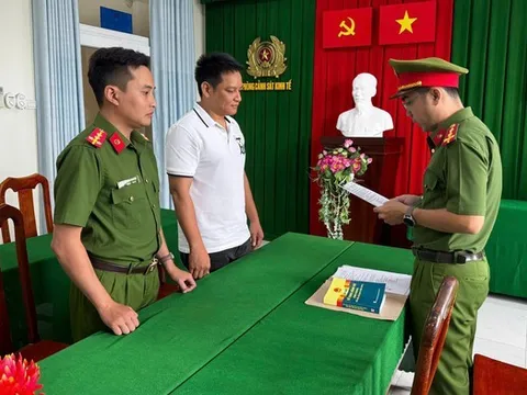 Khởi tố người đàn ông bán giày dép giả nhãn hiệu nổi tiếng