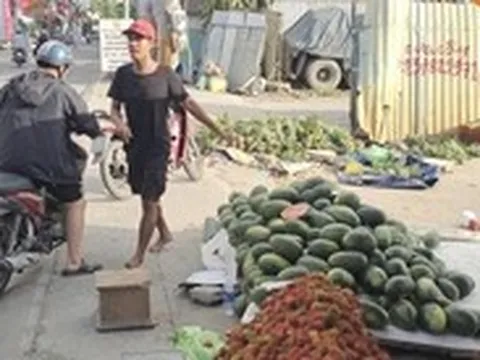 Giá trái cây ở TP.HCM cao gấp 7-8 lần giá tại vườn, ai hưởng phần chênh lệch?