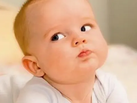 Trẻ thông minh từ khi sinh ra đã có 3 đặc điểm này, con sở hữu từ 2 cái trở lên thì bố mẹ nên mừng thầm