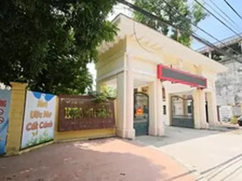 Xác minh thông tin tố giám thị làm bài hộ con gái hiệu phó