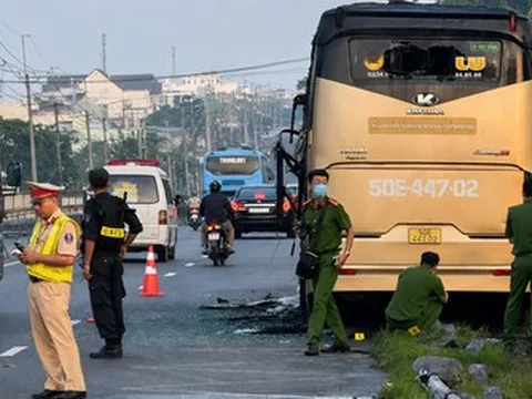 Điều tra nguyên nhân vụ cháy xe khách khiến 7 người tử vong
