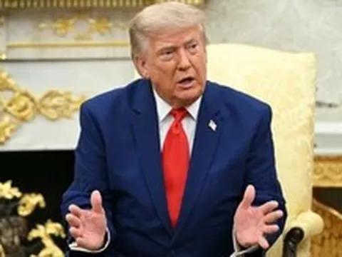 Ông Trump ra cảnh báo mới với Iran và Houthi