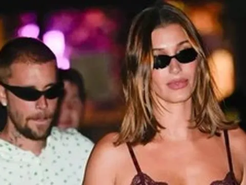 Justin Bieber sau màn xuất hiện khiến hơn 80.000 người im phăng phắc