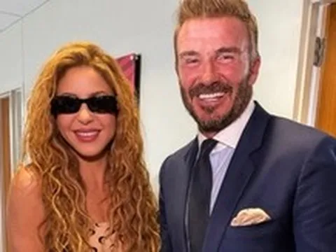 Shakira khoe ảnh hậu trường chung kết World Cup với David Beckham, BTS