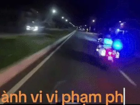 Hàng chục thanh niên nẹt pô, chạy tốc độ cao náo loạn đường phố, bị CSGT chặn bắt
