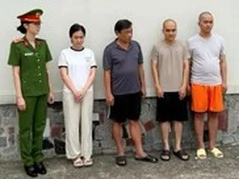 Vụ buôn lậu hơn 3.400 viên kim cương: Khởi tố thêm 4 bị can
