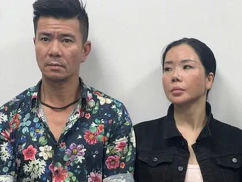 Vợ cựu Viện trưởng nhận hối lộ của ‘bà trùm’ và tin nhắn: ‘Còn thiếu 4 tờ nhé’