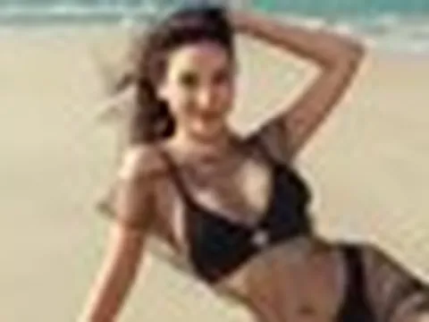 Nữ diễn viên rời showbiz sang Đức sinh con: "Đàn bà dại là ở nhà đoan trang"