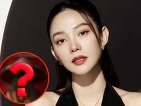 Bức ảnh đáng sợ của Minh Hằng đang viral khắp MXH