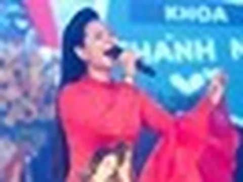 Nữ ca sĩ 36 tuổi vừa được thăng quân hàm Thiếu tá trước niên hạn: Là giảng viên âm nhạc, từng được Bộ Quốc phòng tặng bằng khen