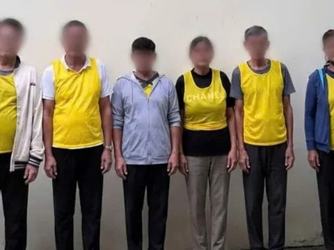 Bắt băng nhóm người nước ngoài lừa khách du lịch bằng trò cờ bạc bịp