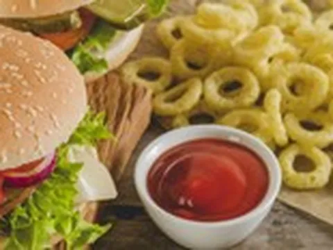 Ăn nhiều thực phẩm chế biến sẵn, đường ruột và hệ miễn dịch bị ảnh hưởng ra sao?