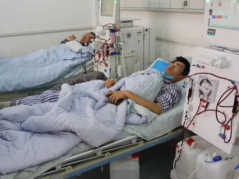 Người đàn ông 39 tuổi suy thận vì "sai lầm chí mạng" khi tắm