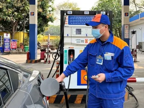 Giá xăng, dầu hôm nay điều chỉnh tăng, xăng E10 tăng gần 900 đồng/lít