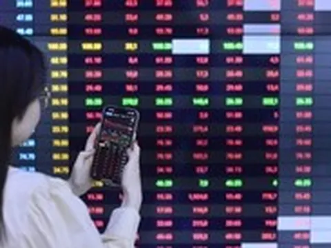 VN-Index bị 'thổi bay' gần 120 điểm sau ba phiên, do đâu?