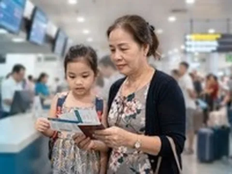 Hướng dẫn chuẩn bị giấy tờ đi máy bay cho trẻ dưới 14 tuổi theo quy định mới nhất