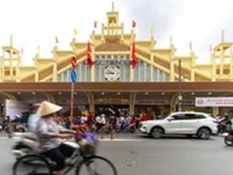 Trăm năm chợ Tân Định