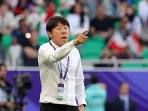 HLV Shin Tae Yong nhận án phạt nặng sau hành vi đánh cầu thủ