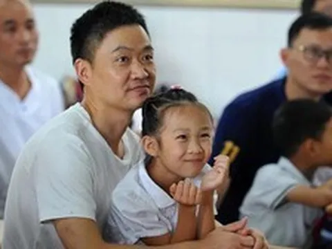 "Tôi chọn trường này cho con vì có... bồn cầu ngồi bệt" - Chia sẻ lạ lùng của một phụ huynh gây tranh cãi