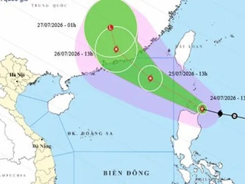 Bão Noul tiếp tục mạnh thêm, dự báo vào Biển Đông đêm nay