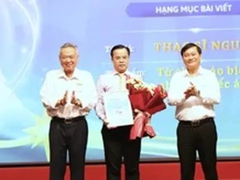 Trao giải cuộc thi viết và ảnh Tự hào 50 năm ngành điện thành phố mang tên Bác