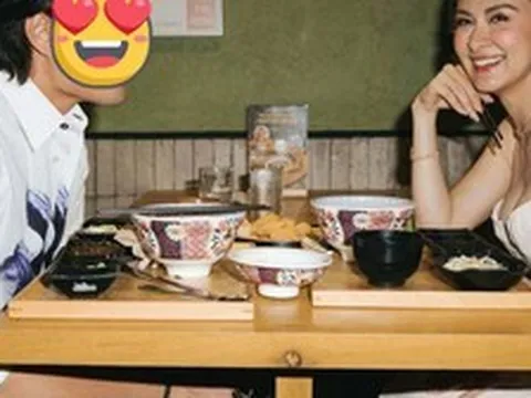 Đang hot khoảnh khắc chồng say đắm ngắm mỹ nhân đẹp nhất Philippines trong nhà hàng, đến độ quên luôn việc ăn uống