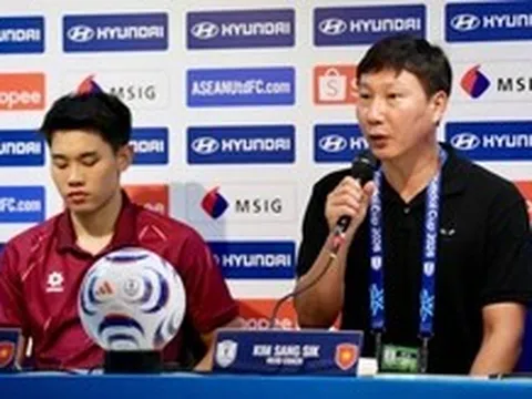 HLV Kim Sang Sik: 'Các cầu thủ đã thể hiện được 100% phong độ'