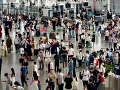 Trung Quốc sơ tán hơn 20.000 người, dừng tàu hỏa trước khi bão Noul đổ bộ