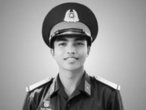 Chủ tịch nước tặng Huân chương Dũng cảm cho anh bộ đội quên mình cứu người
