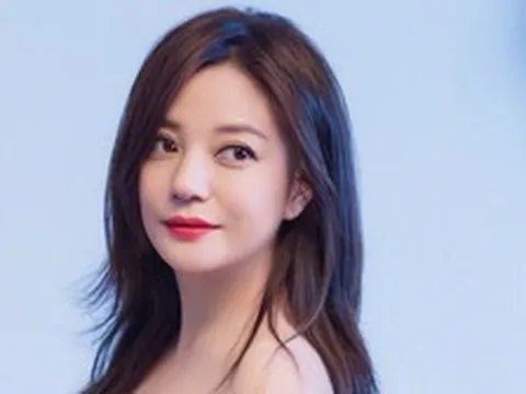 10 phút xuất hiện rồi biến mất: Điều gì đang xảy ra với Triệu Vy sau nhiều năm bị "đóng băng" sự nghiệp?
