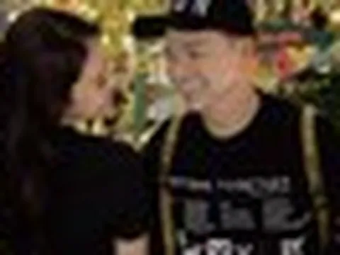 Nghệ sĩ lấy vợ kém 37 tuổi: Làm bố ở tuổi 67, mê dưỡng da chẳng kém sao nữ