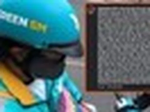 NTK Việt từng tuyên bố "cấm cửa" Vũ Thuý Quỳnh thông báo đang chạy xe công nghệ mưu sinh, nhiều sao Việt an ủi