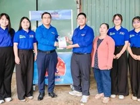 Trao phương tiện sinh kế, đồng hành với bạn trẻ có hoàn cảnh khó khăn