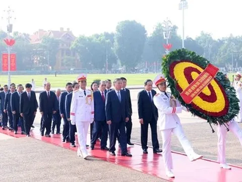 Lãnh đạo Đảng, Nhà nước vào lăng viếng Chủ tịch Hồ Chí Minh, tưởng niệm Anh hùng liệt sĩ