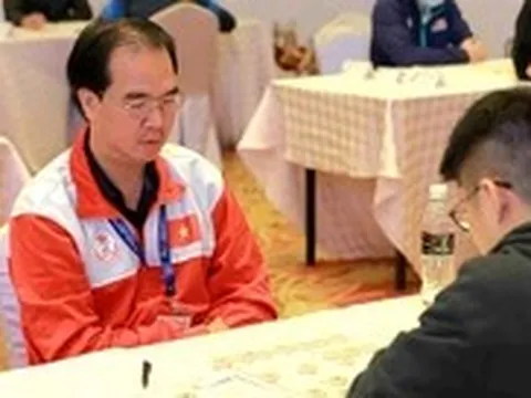 Kỳ thủ 48 tuổi Việt Nam đánh bại 4 cao thủ cờ tướng Trung Quốc