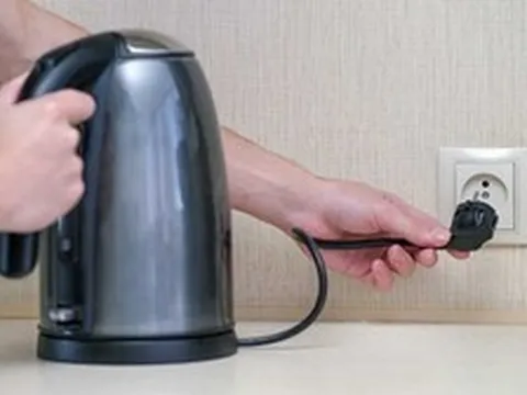 Vì sao dây điện ấm siêu tốc rất ngắn?