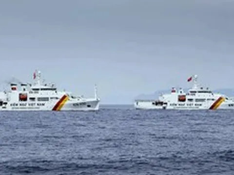 Vụ chìm tàu Khôi Nguyên 18: Điều động máy bay và nhiều tàu tìm kiếm 17 người mất tích