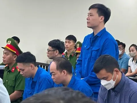 Vụ 100 tấn thực phẩm chức năng giả, thu lợi 265 tỷ đồng: "Ông trùm" cùng 13 đồng phạm hầu tòa