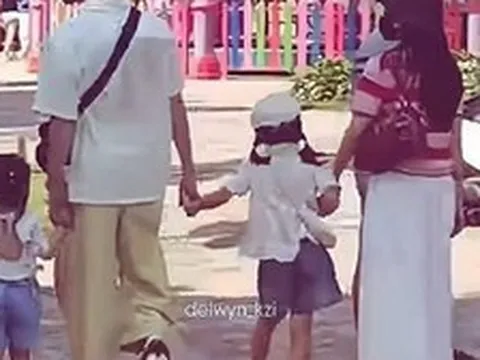 "Tóm dính" cặp ca sĩ Vbiz bí mật yêu 6 năm đi chơi riêng cùng 2 em bé