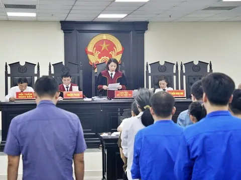 Cựu công an hướng dẫn "ông trùm hàng giả" tiêu hủy chứng cứ