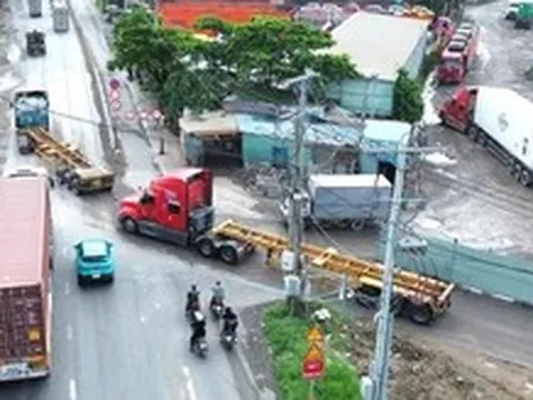 Phó giám đốc Sở Xây dựng TP.HCM: Đóng kết nối dứt điểm bãi xe container tự phát dọc đường Võ Chí Công