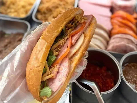 Điều gì khiến 84 người đồng loạt nhập viện sau khi ăn bánh mì ở Lâm Đồng?