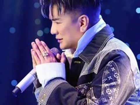 Nửa đêm, Đàm Vĩnh Hưng bất ngờ thông báo đặc biệt liên quan đến quán cà phê ở đường Ngô Thời Nhiệm vừa khai trương được 10 ngày