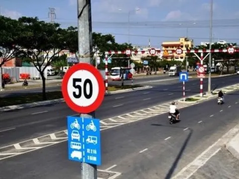 Cục Đường bộ nói gì về bất cập biển báo khiến tài xế 'hoa mắt', phải phanh gấp?