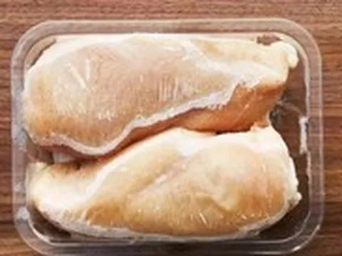 Thịt tươi để trong tủ đông 6 tháng còn ăn được không?