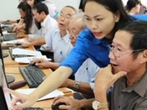 Đề xuất hướng dẫn người từ 40 tuổi chuẩn bị cho tuổi già, thích ứng với già hóa dân số
