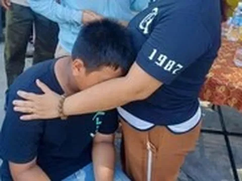 Ông bà nghèo đi bắt hến, ráng cứu cháu rồi chìm giữa dòng sông