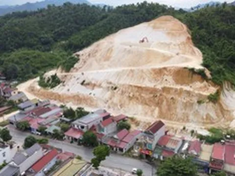 Mùa mưa bão đã "gõ cửa", nhiều công trình chống sạt lở vẫn chưa hoàn thành
