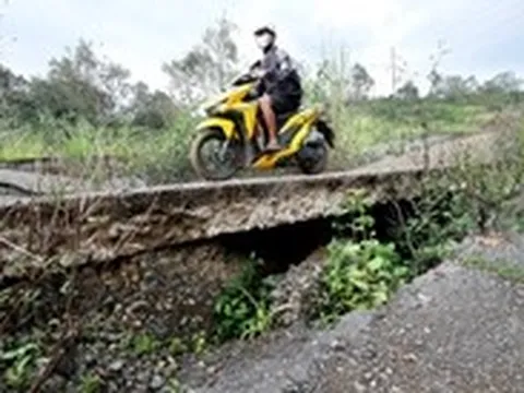 Chín năm dang dở, đường tránh Bảo Lộc nát như tương