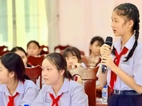 Lãnh đạo xã tạo diễn đàn để lắng nghe ý kiến thiếu nhi